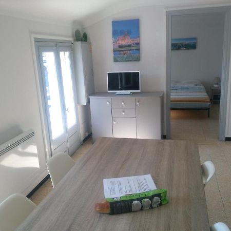 Appartement 62 M2 1Er Etage Avec Jardin Au Rdc Saint-Genis-des-Fontaines Ngoại thất bức ảnh